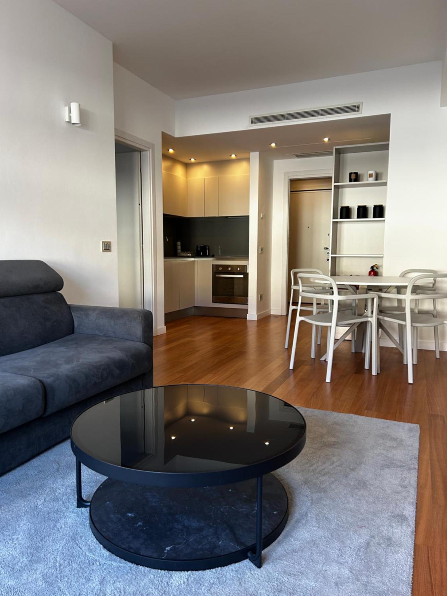 Votre Maison A Milan, Milan